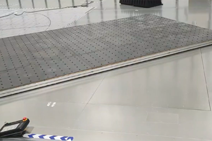 Ground-Mounted Absorbing Material Lifting Mechanism